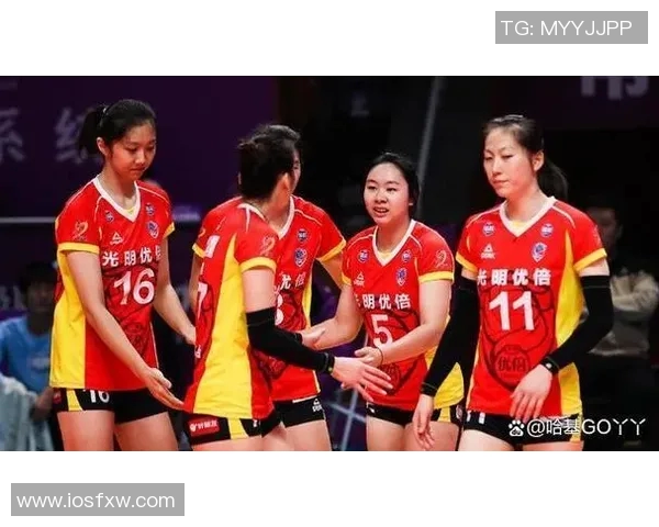 南京排球队在邀请赛中以99分稳居积分榜首位展现强劲实力