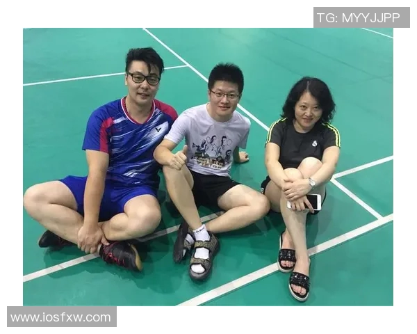 成都羽毛球队与重庆羽毛球队赛后状态分析与复盘探讨