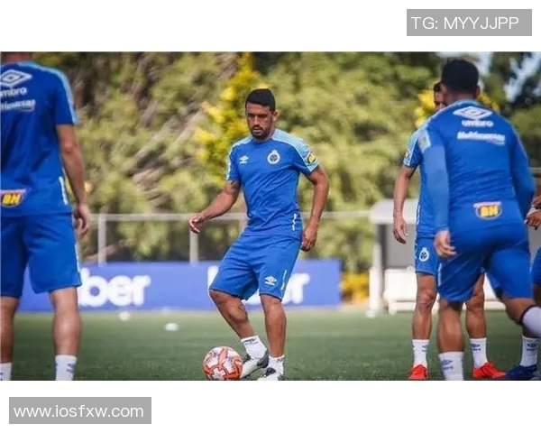 克鲁塞罗与拉腊的精彩对决揭示巴西足球的魅力与激情