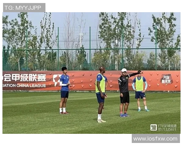 成都足球队与北京足球队赛后复盘分析双方战术意识与表现差异